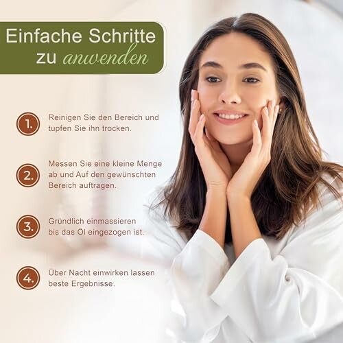 Frau wendet Hautpflege in vier einfachen Schritten an.